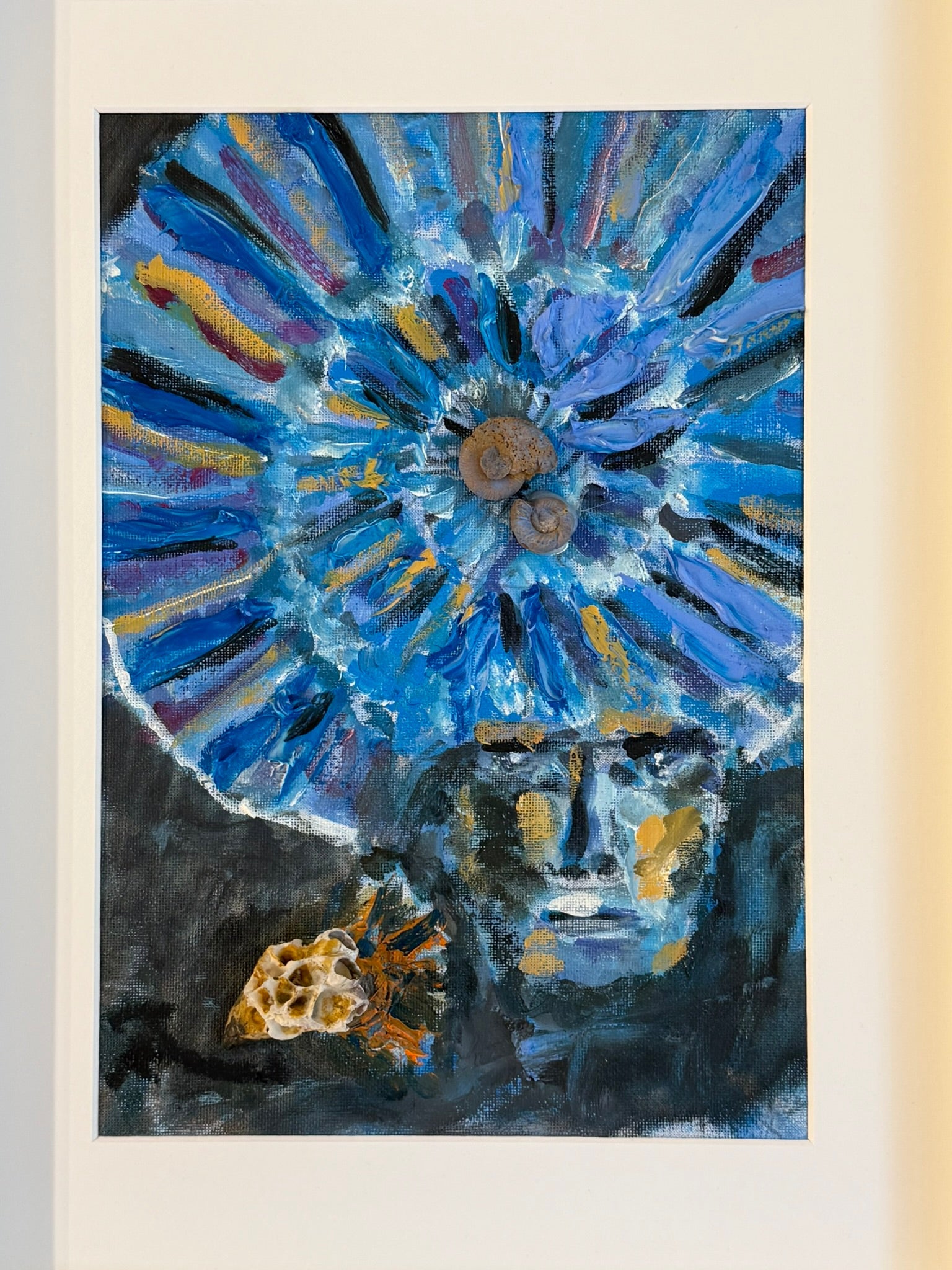 Queen with Ammonite Crown in blue - Bunter Fine Art