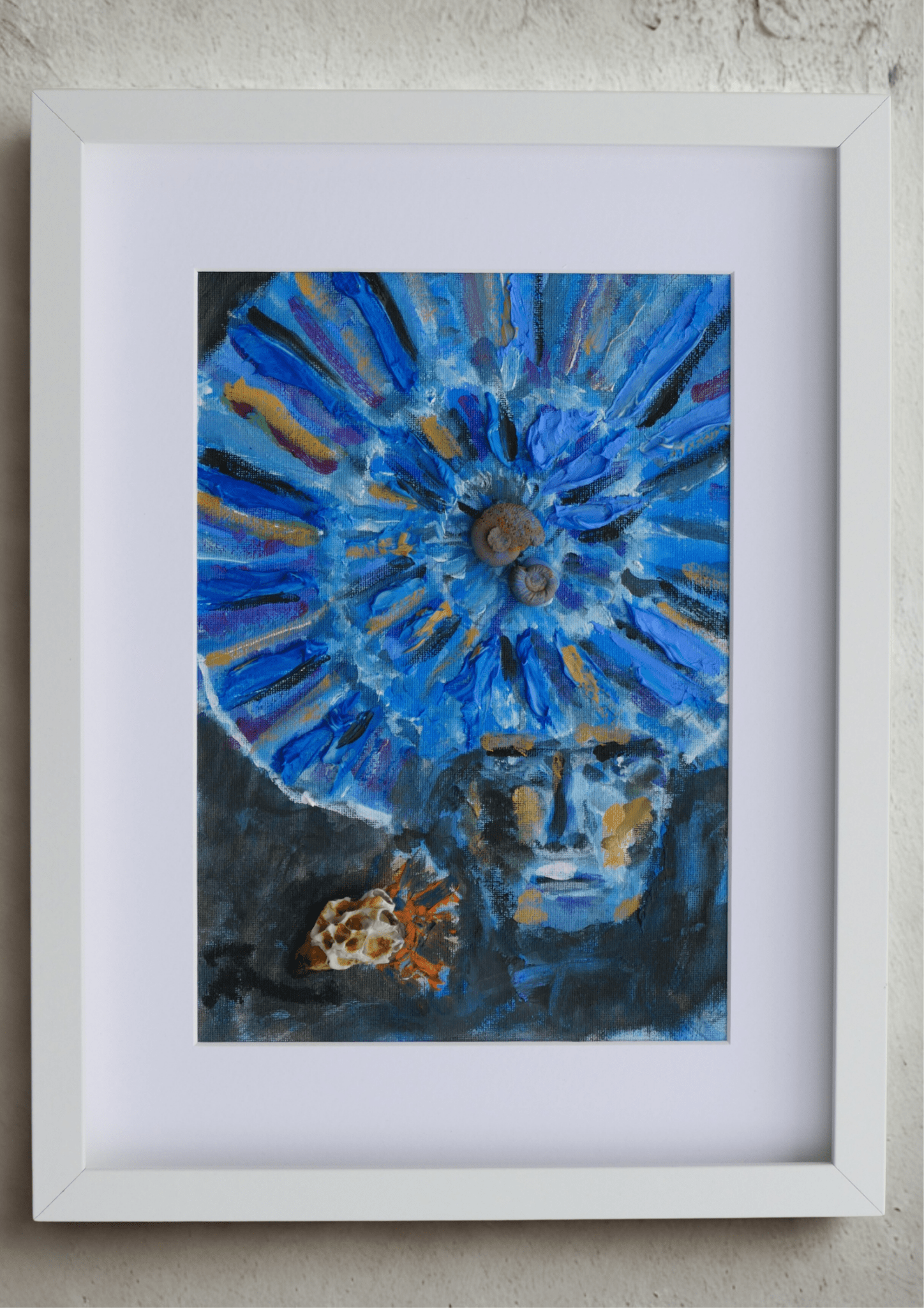 Queen with Ammonite Crown in blue - Bunter Fine Art