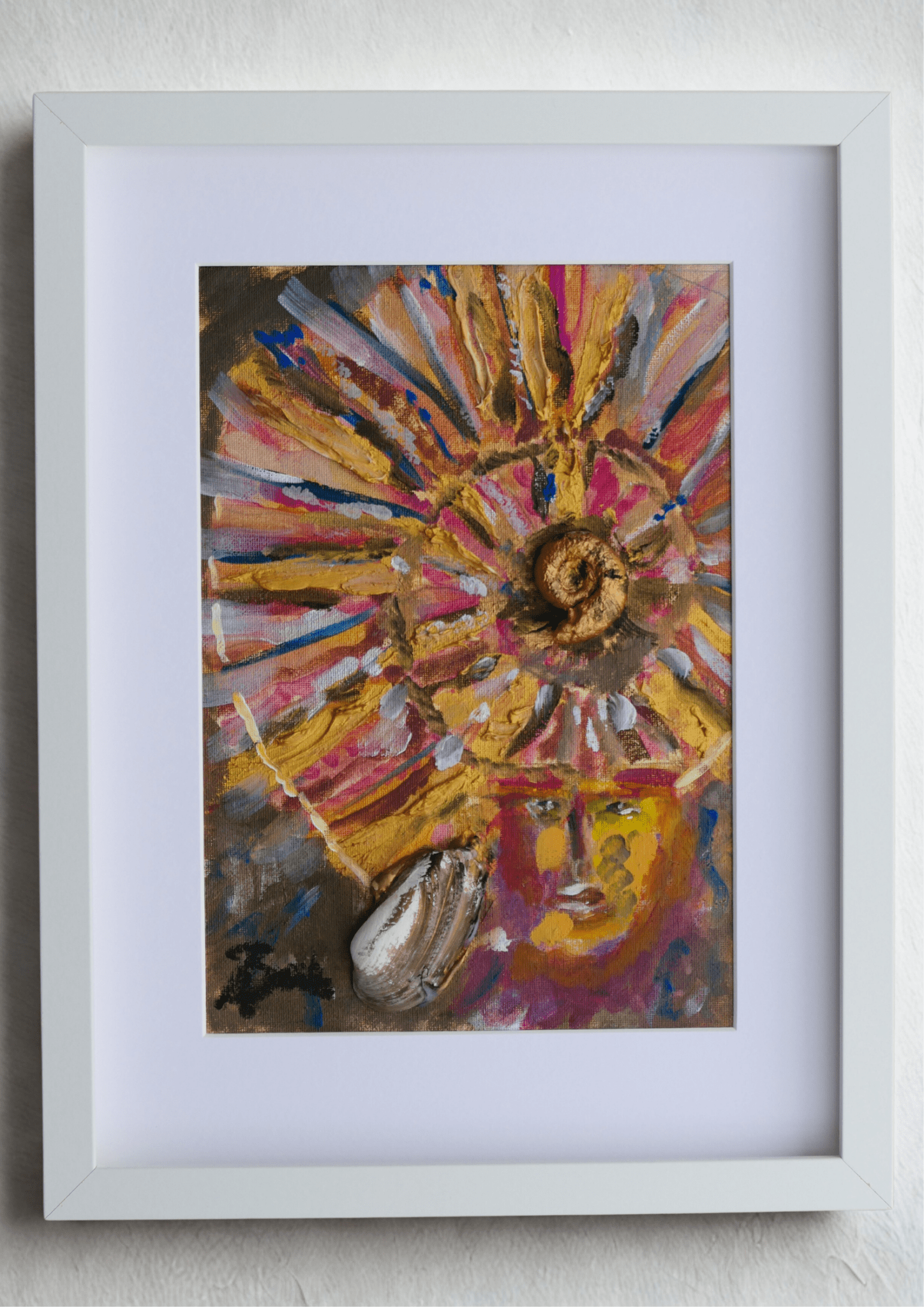 Queen with Ammonite Crown in gold - Bunter Fine Art