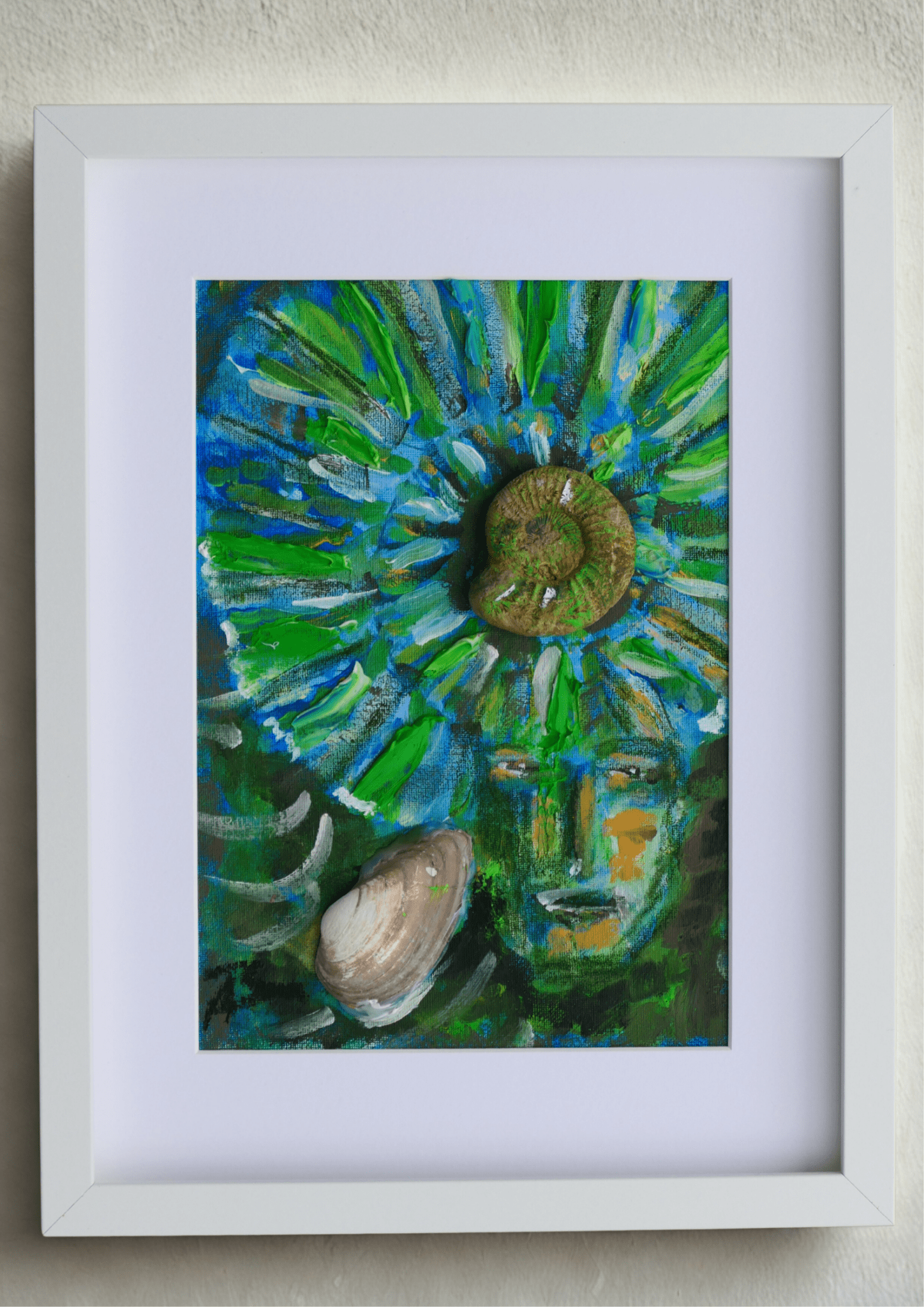 Queen with Ammonite Crown in green - Bunter Fine Art